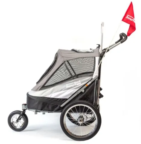 Her ser du Innopet Sporty Dog Trailer model IPS-055 med afmonteret trimmebordsplade ophængt bag på vognen