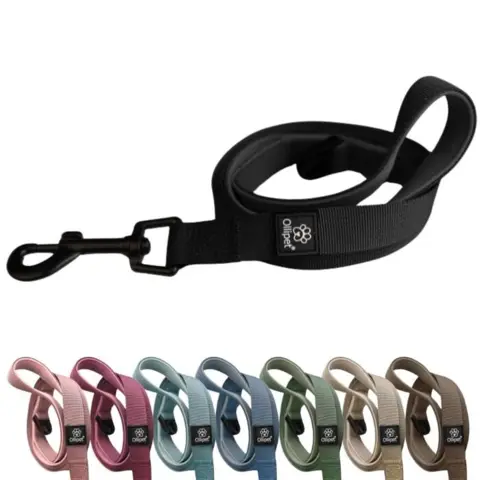 Ollipet For Wagging Tails Hundesnor i 8 flotte farver så du er sikker på at finde en der passer perfekt til dig.