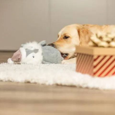 Blød plysbamse til hunde med juledesign
