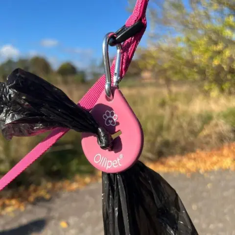 Ollipet For Wagging Tails | PoopLoop Poseholder