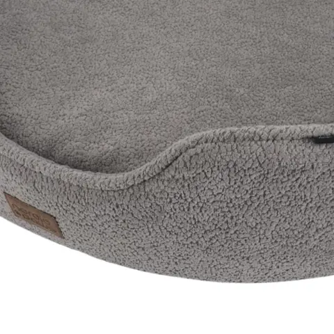 Nordic Paws Sofus Hundeseng er fremstillet i blødt teddy-materiale