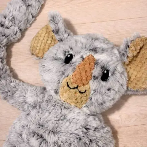 Dogman Koala med reb har indbyggede reb i ben og arme samt en squeaker indeni