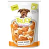 Truly Bone Snack Delight hundegodbidder med kylling og rawhide i praktisk 90 g pose – velsmagende tyggeben lavet med ægte kylling, som understøtter naturligt tyggebehov og giver langvarig beskæftigelse