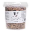 Snack'it Semi-Moist Mini Bones med struds er små bløde hundegodbidder med lækker smag. Korn- og glutenfri træningssnack.