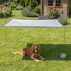 Sølvdug sat op i haven for at lave skygge til hunden