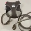 Smart step-in hundesele fra Curli, Halsbånd og snor fra Ollipet og hundeposeholder fra Dog Copenhagen