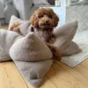 Molly elsker sin bløde StarNest teddy seng