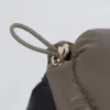 Elegant hundejakke med flotte gulddetaljer