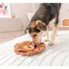 Lad hunden arbejde med at snuse sig frem til godbidderne