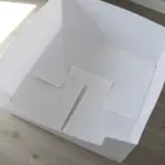 Ollipet fødekasse Recyclable | 80X80 cm.